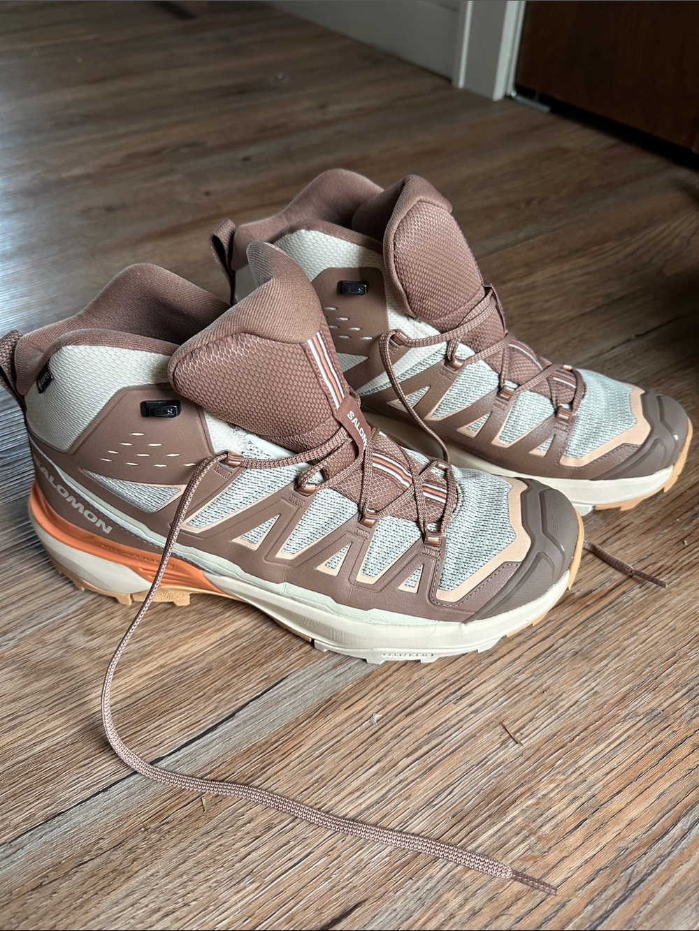 Salomon Goretex Hiking Boots